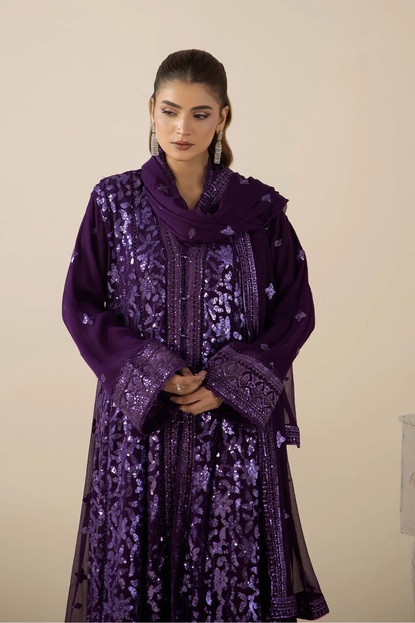 GOWN 1562