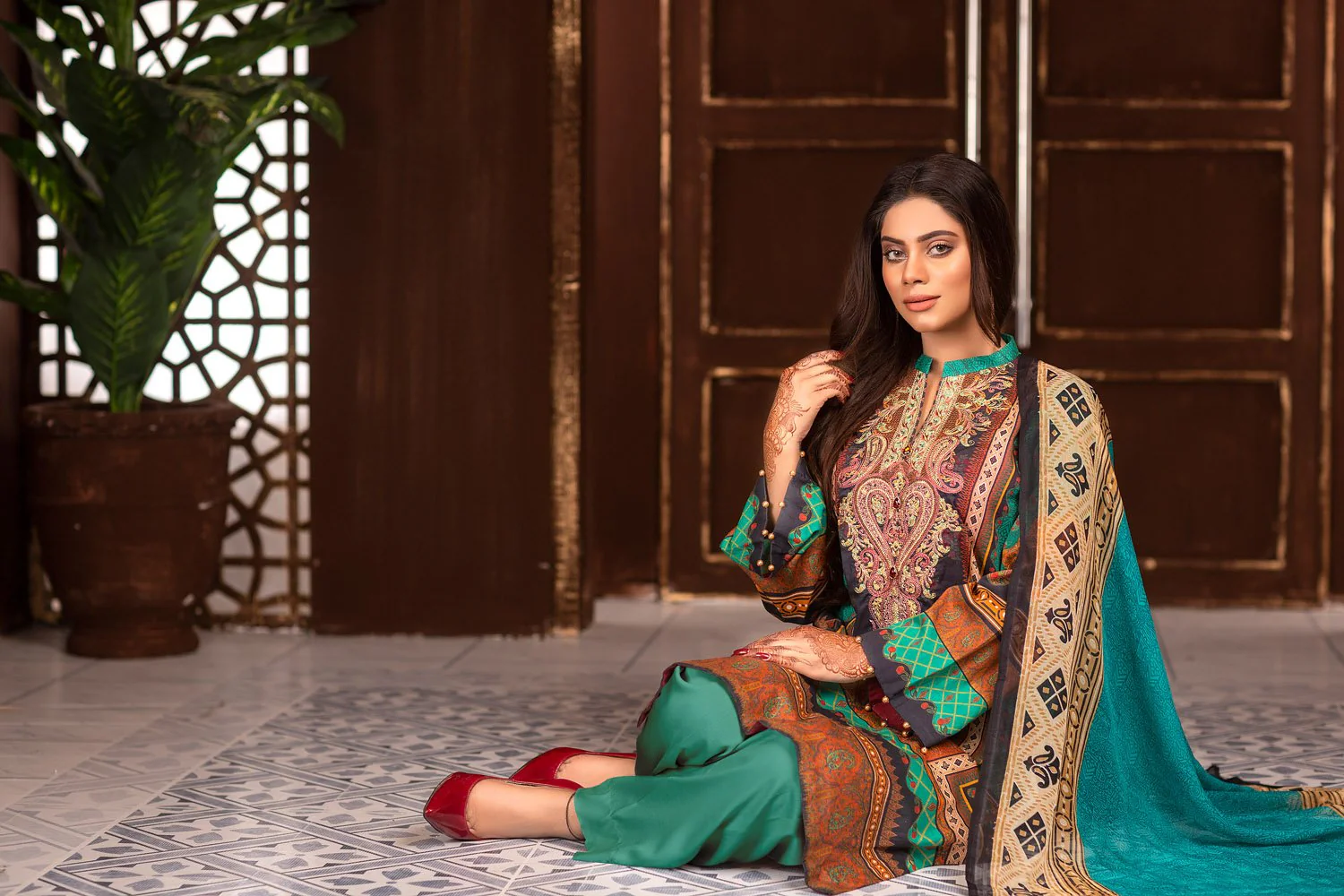 Greint - Digital Printed & Embroidered Lawn Unstitch - Image 3