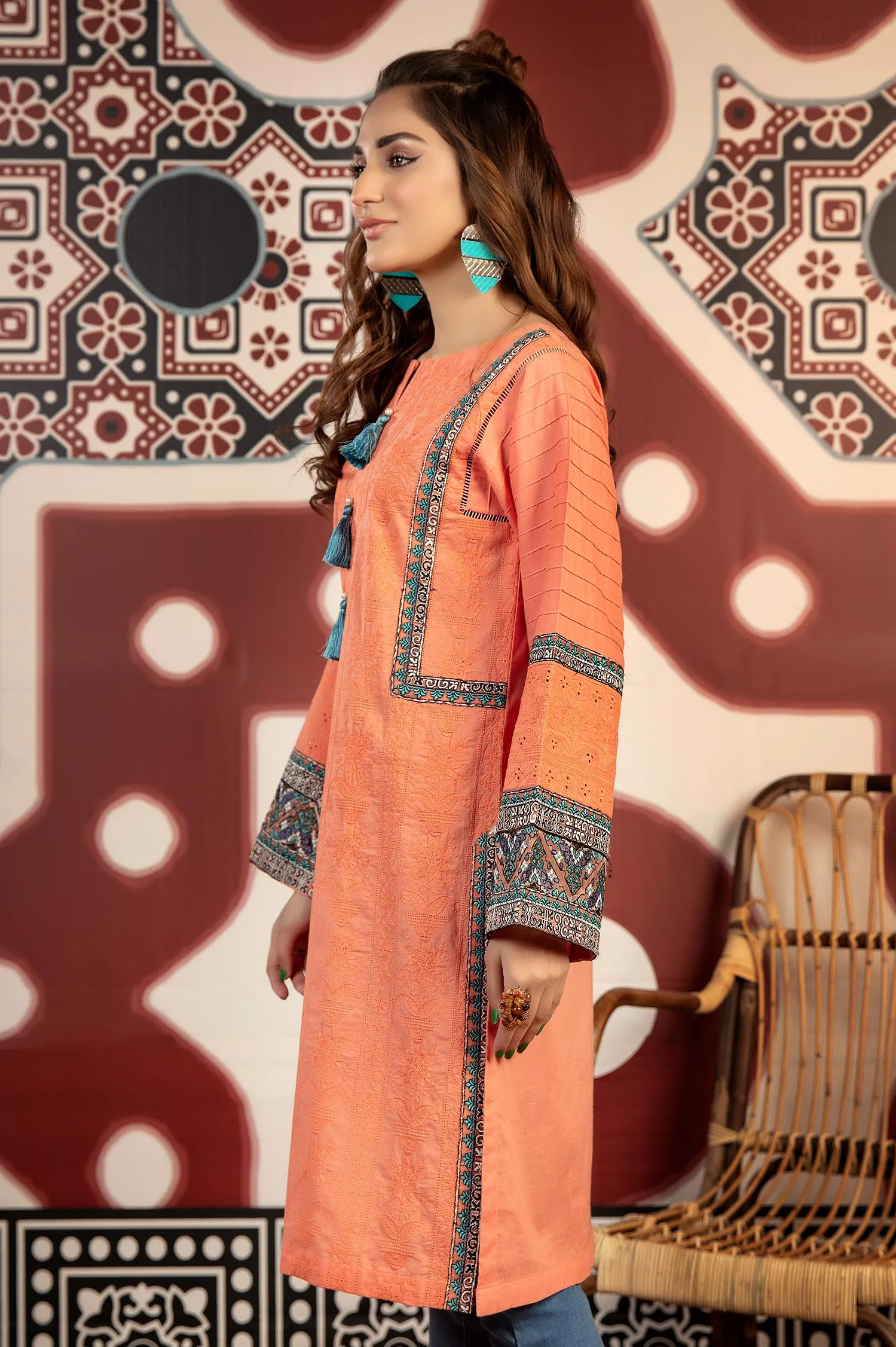 Hit Pink - Exclusive Embroidered Lawn Stitch Kurti - Image 2