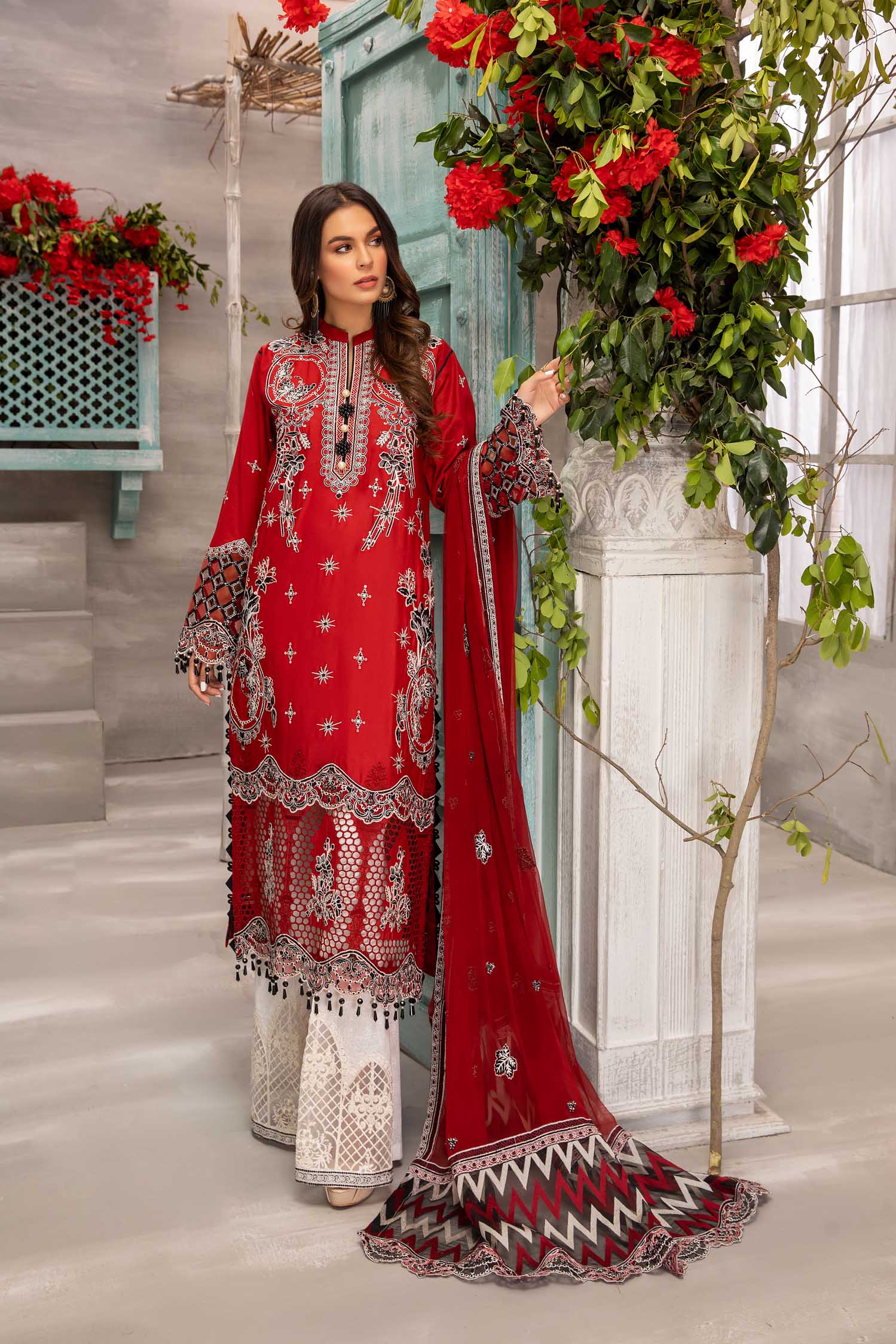 Luxe Looks - Image 2