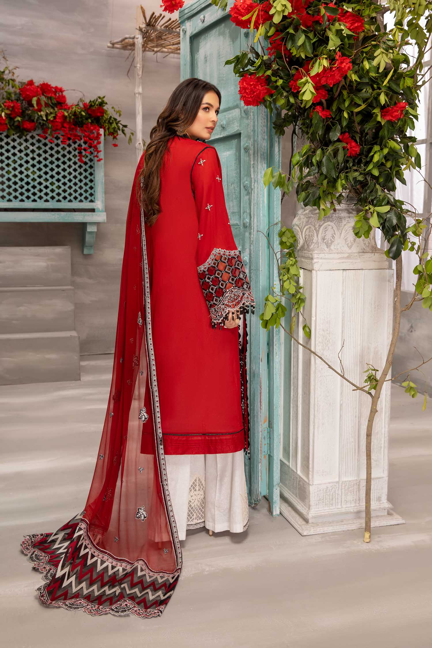 Luxe Looks - Image 3