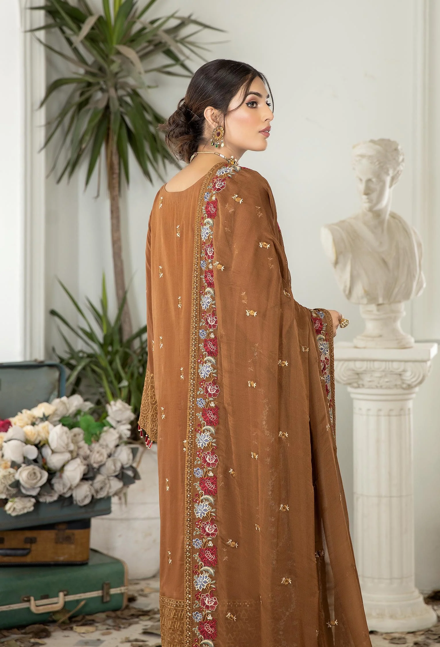 Mule Fawn - Embroidered Unstitched Lawn - Image 2