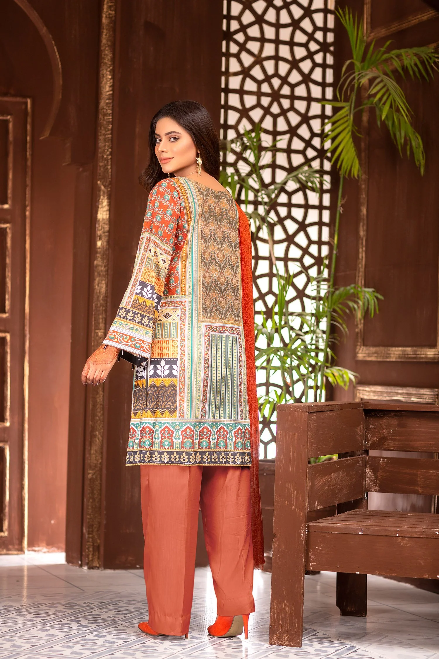 Orivin - Digital Printed & Embroidered Lawn Unstitch - Image 2