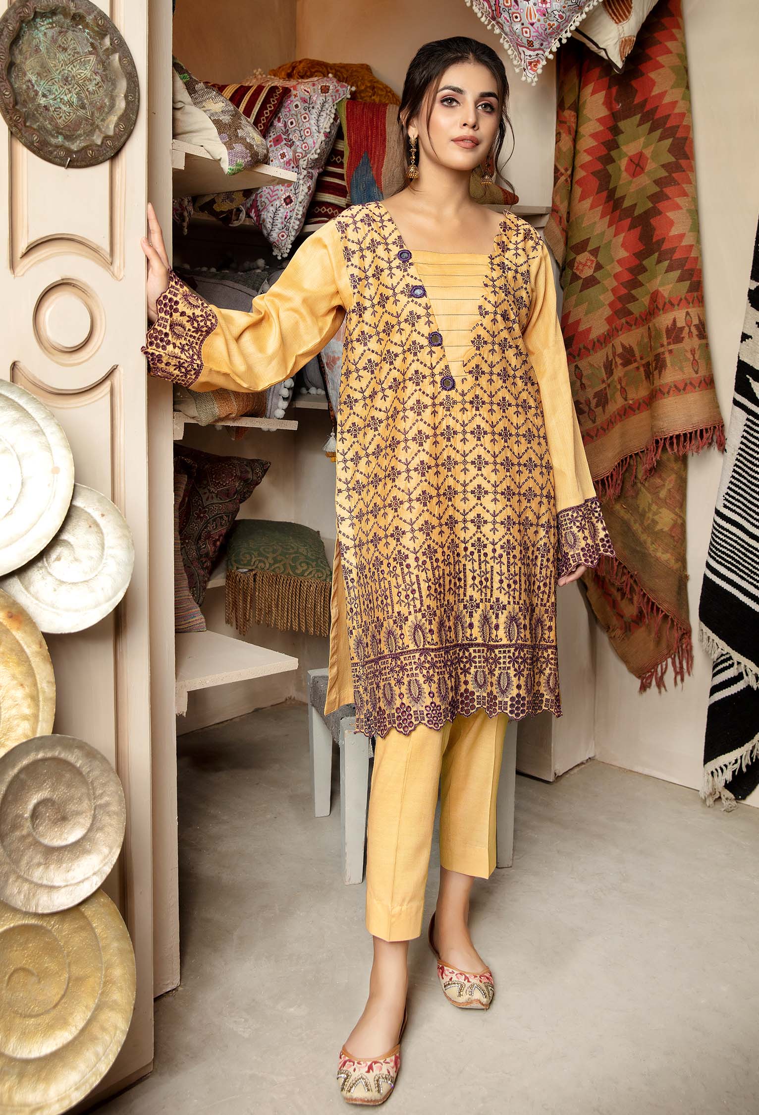 Oyster - Embroidered Chikankari Stitched Kurti