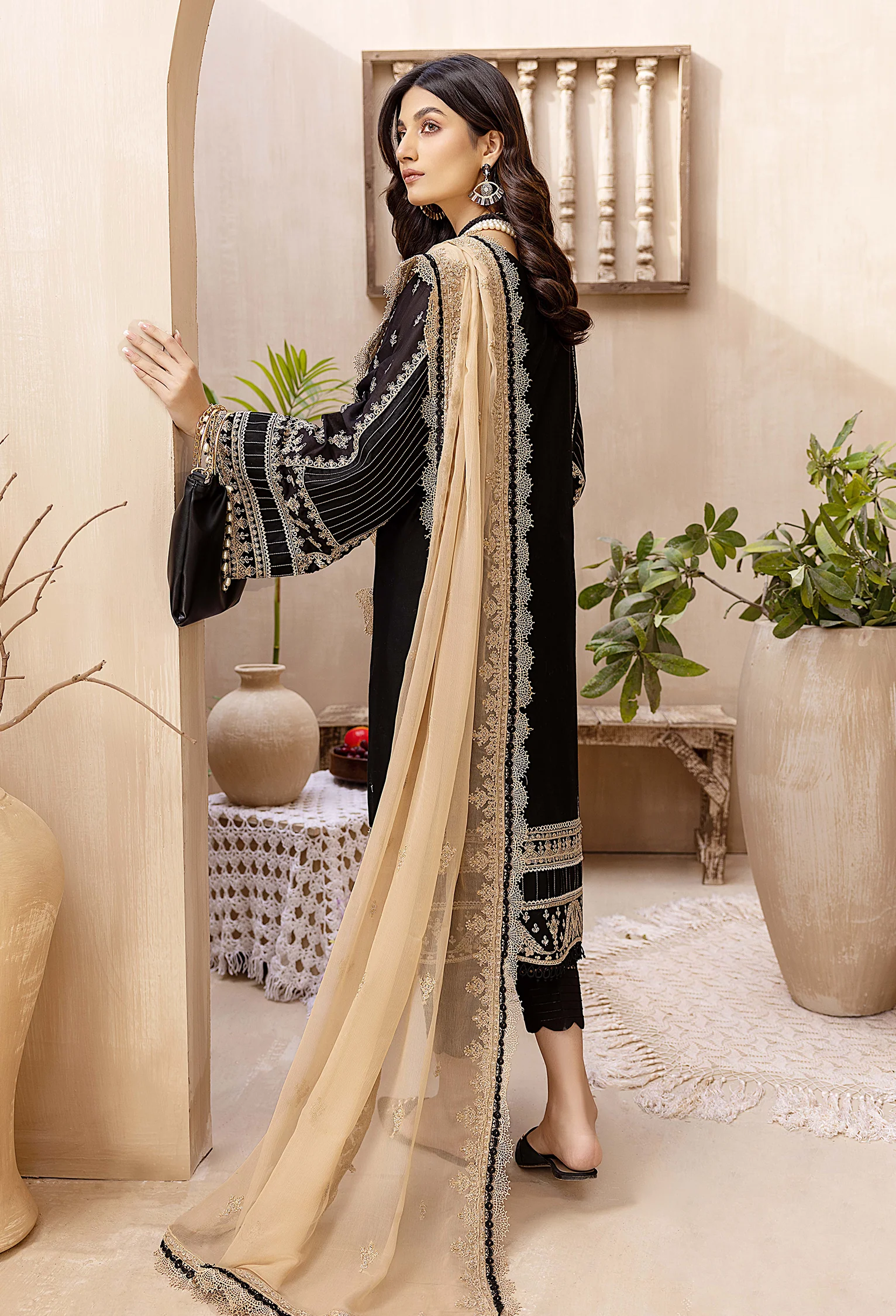 Pearl Black Pret - Image 2