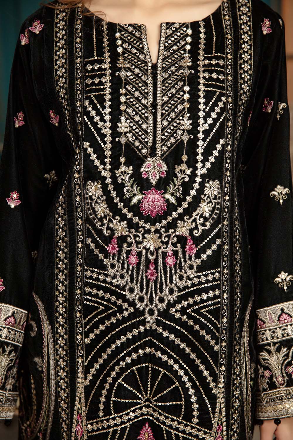 Piled - Stitched Embroidered Velvet 2PC - Image 4