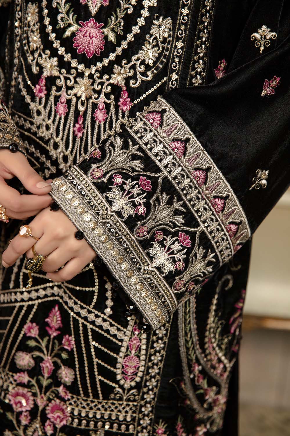 Piled - Stitched Embroidered Velvet 2PC - Image 5