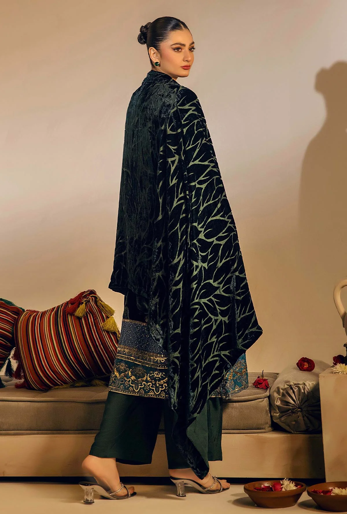 PLACHI EMBROIDERED - Image 2
