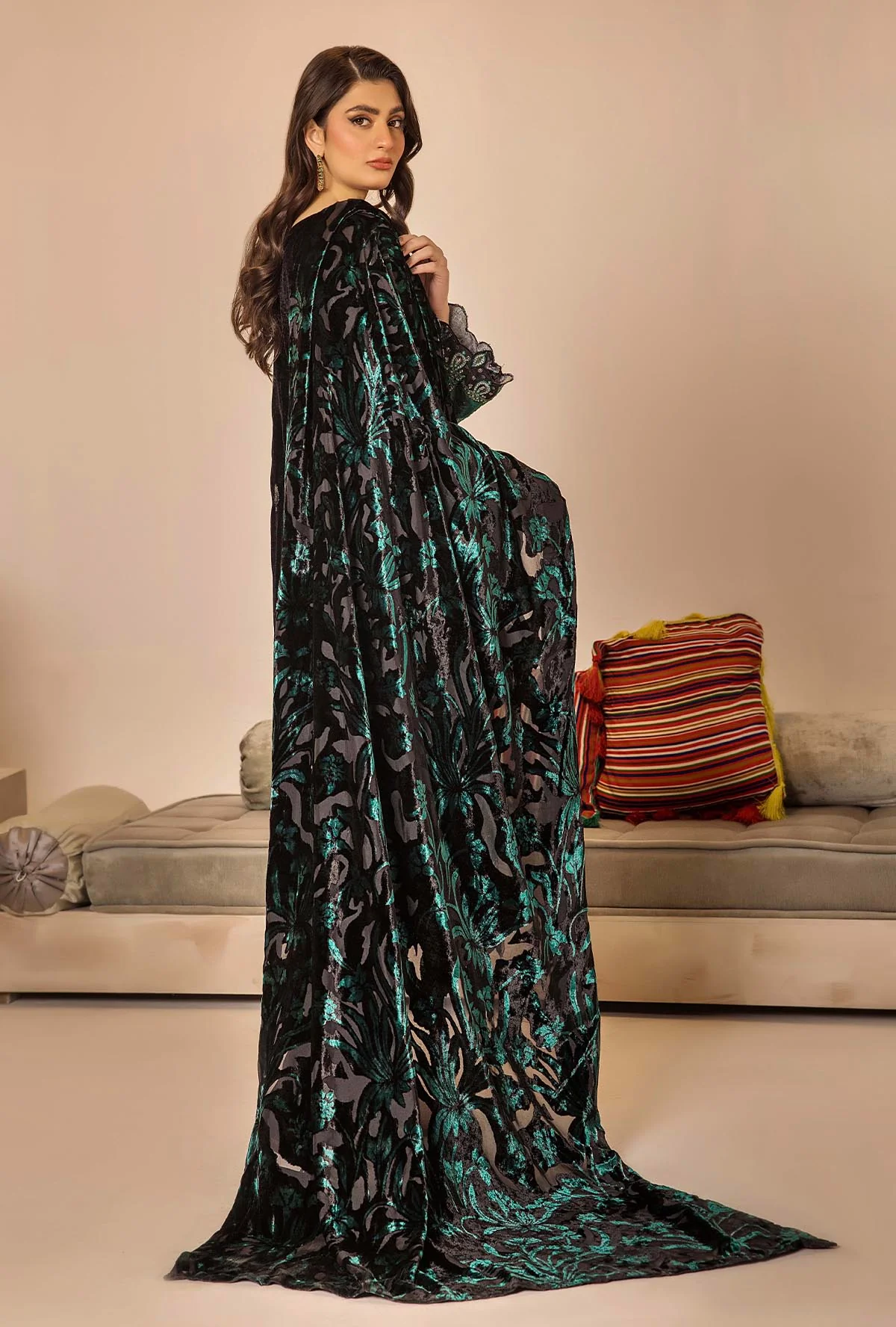 PLACHI EMBROIDERED - Image 3