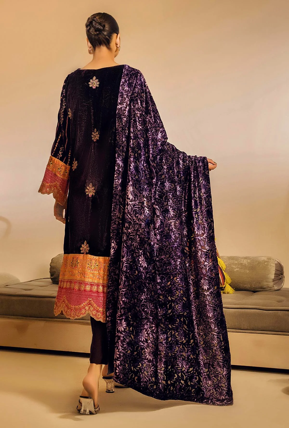 PLACHI EMBROIDERED - Image 2