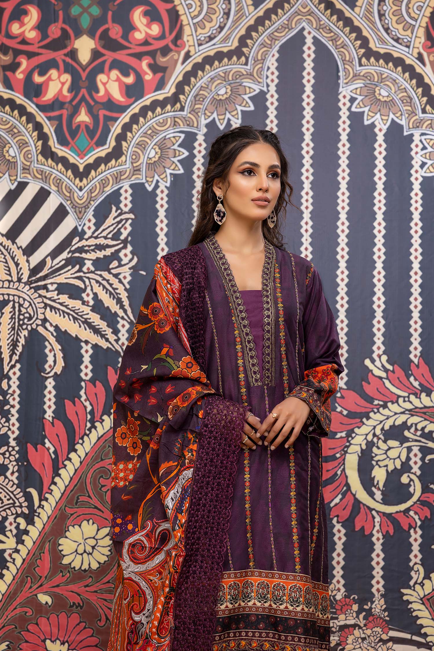 Robzin - Printed & Embroidered Lawn Pret 3PC - Image 3