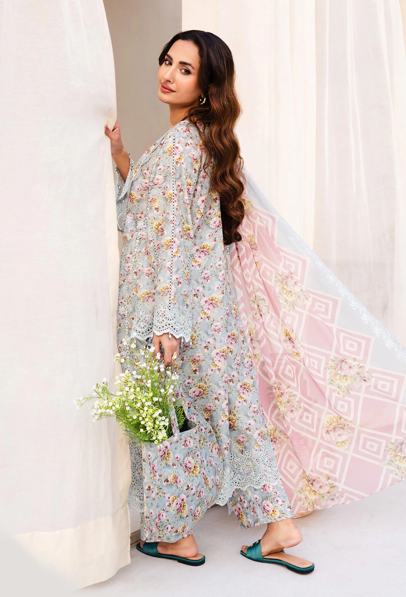 SERENA 08882 - Image 2