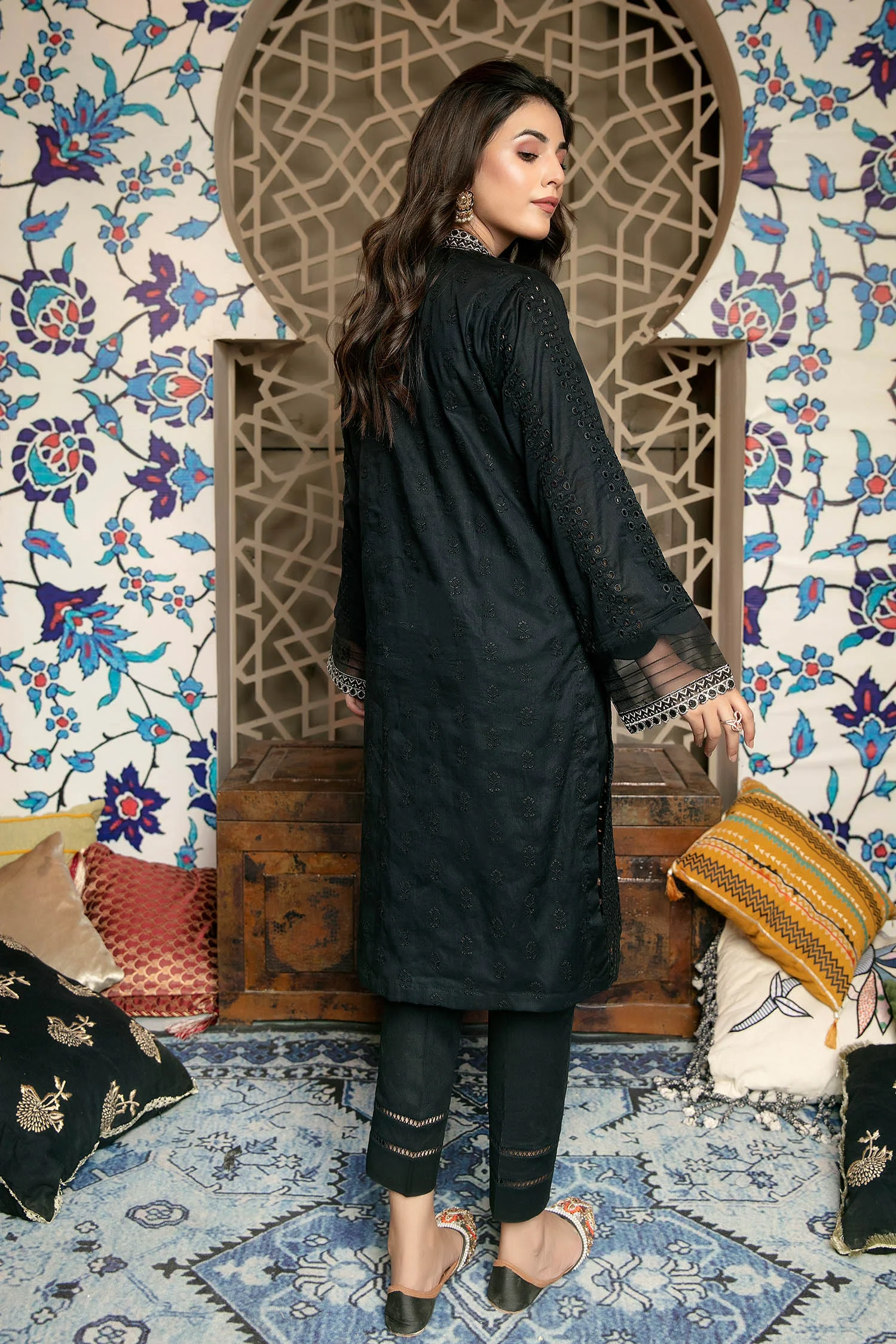 Sifar - Schiffli Embroidered Lawn Stitch Kurti - Image 2