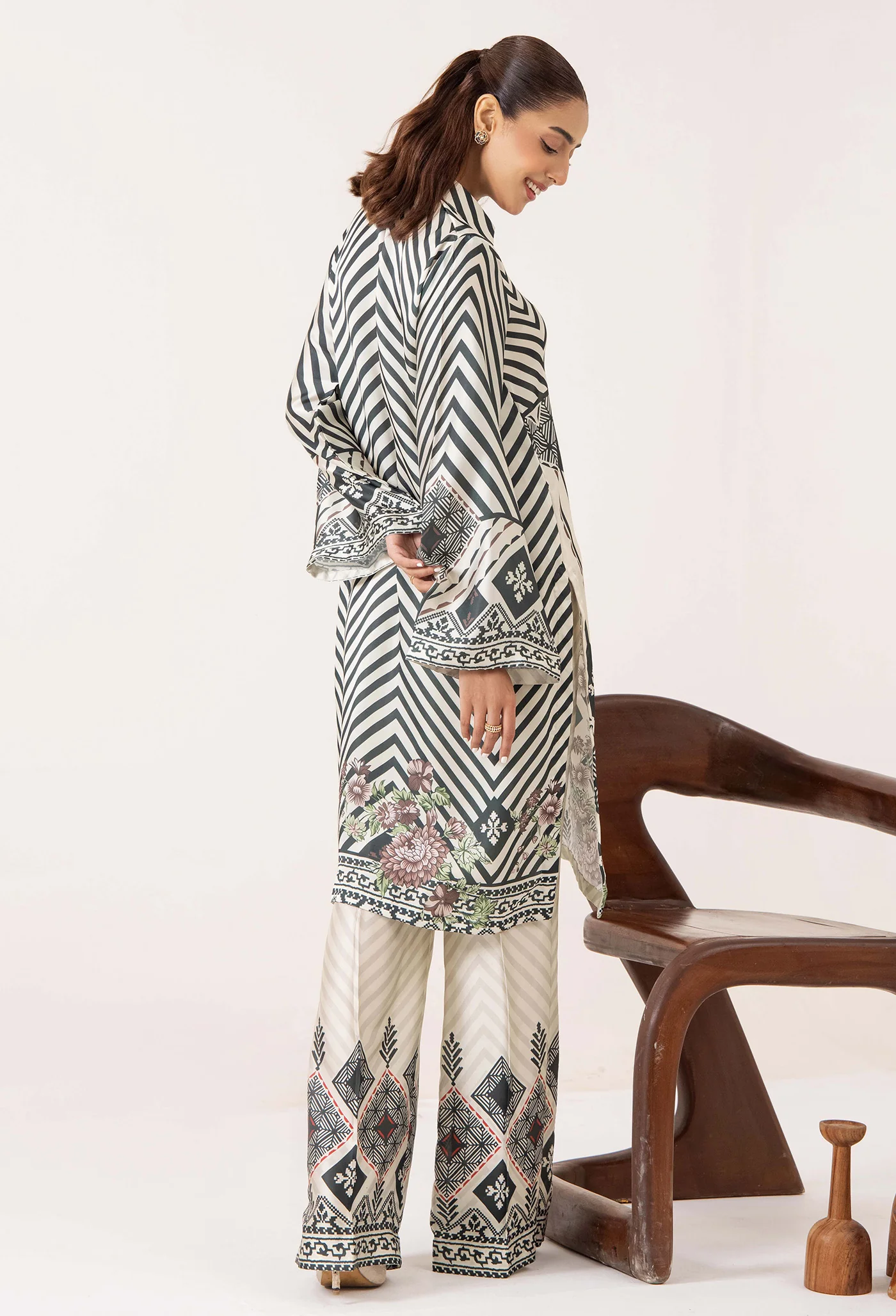 SILK 7670 - Image 4
