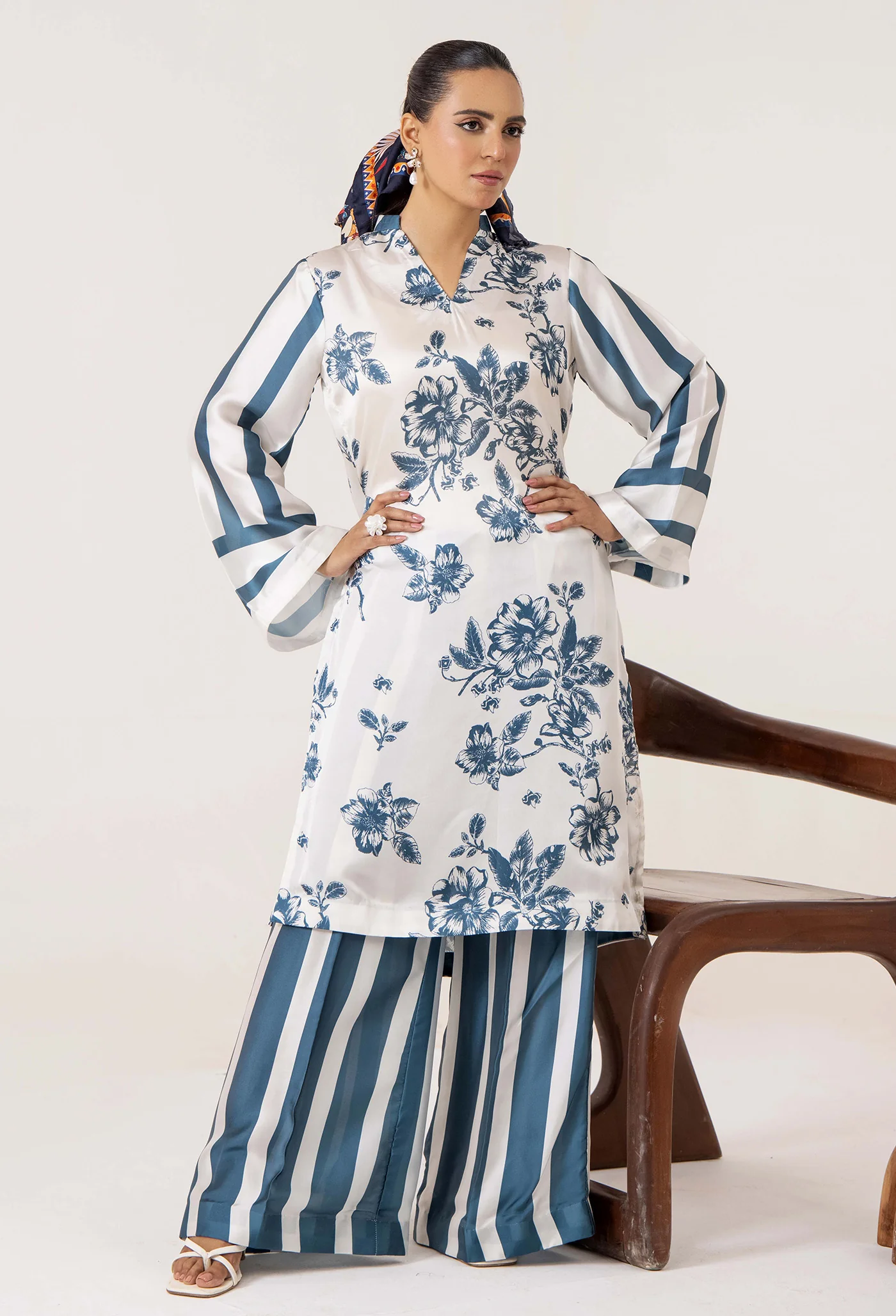SILK 7675 - Image 2