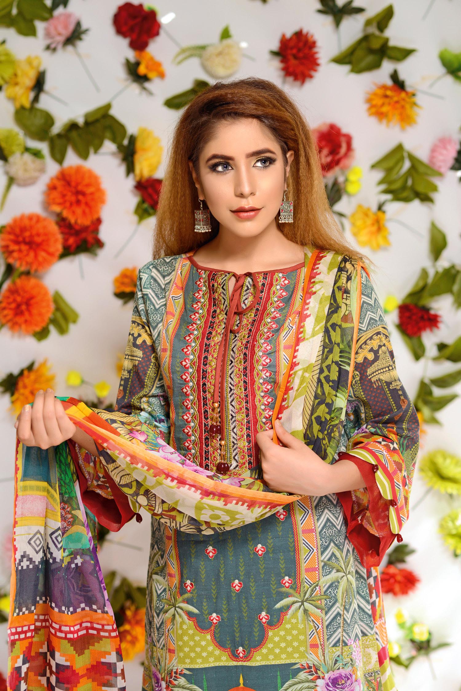 Soraya - Digital Printed and Embroidered Lawn 3PC - Image 3