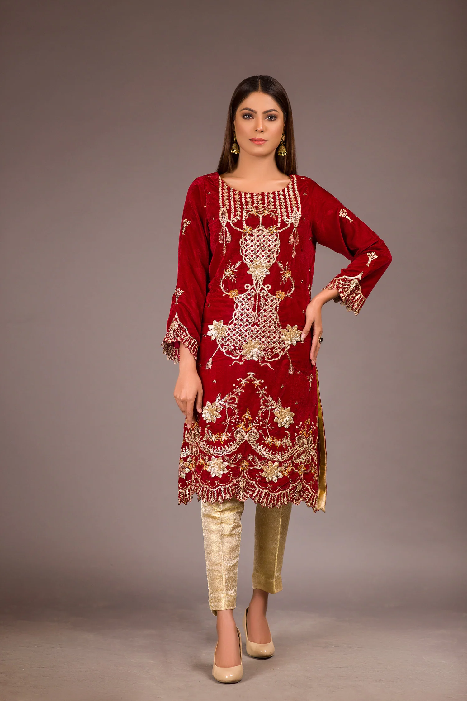 Swirt - Embroidered Velvet Unstitch Kurti