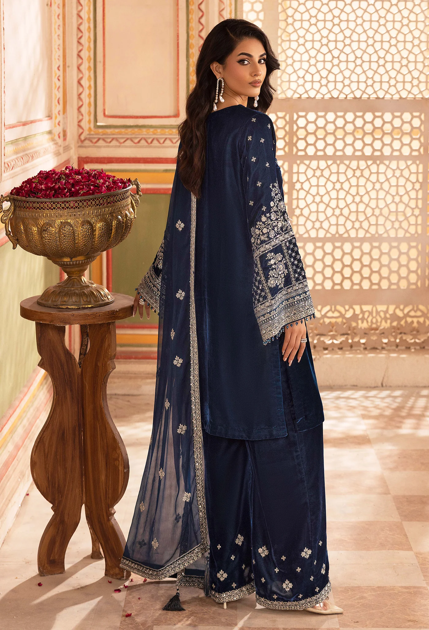 VELVET 7529 - Image 4