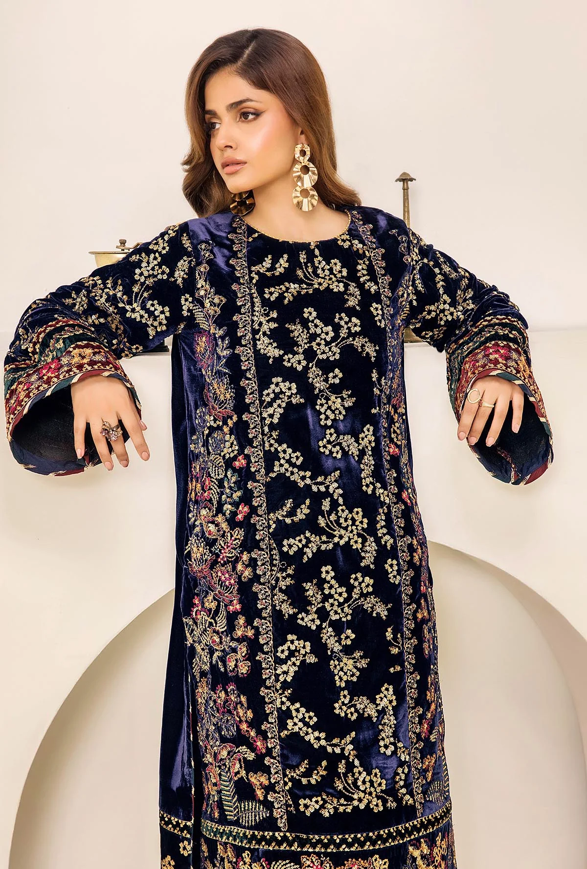 VELVET EDIT 1705 - Image 2