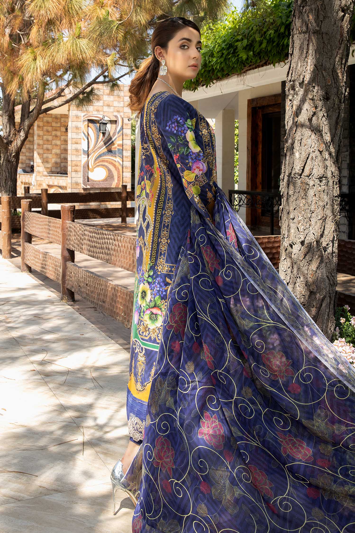Vogue Miracles - Exclusive Lawn Stitched - Image 2