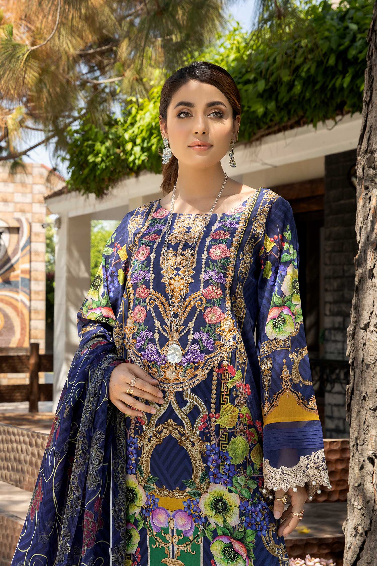 Vogue Miracles - Exclusive Lawn Stitched - Image 3