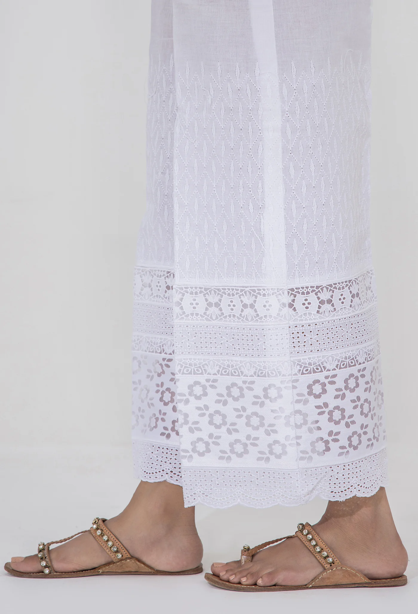White Bottom 5211 - Image 2
