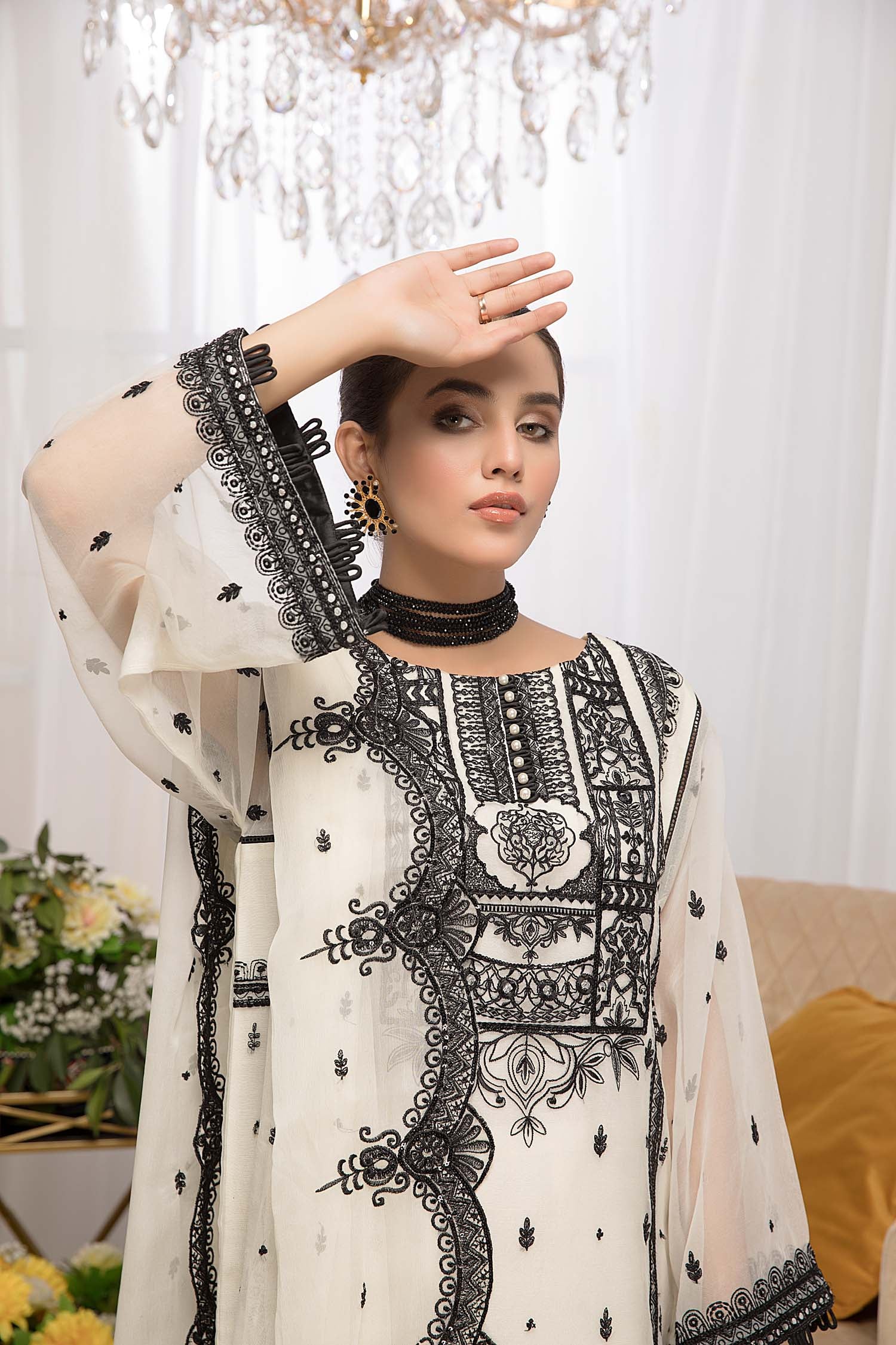 White Pearl - Luxury Pret 4PC - Image 4